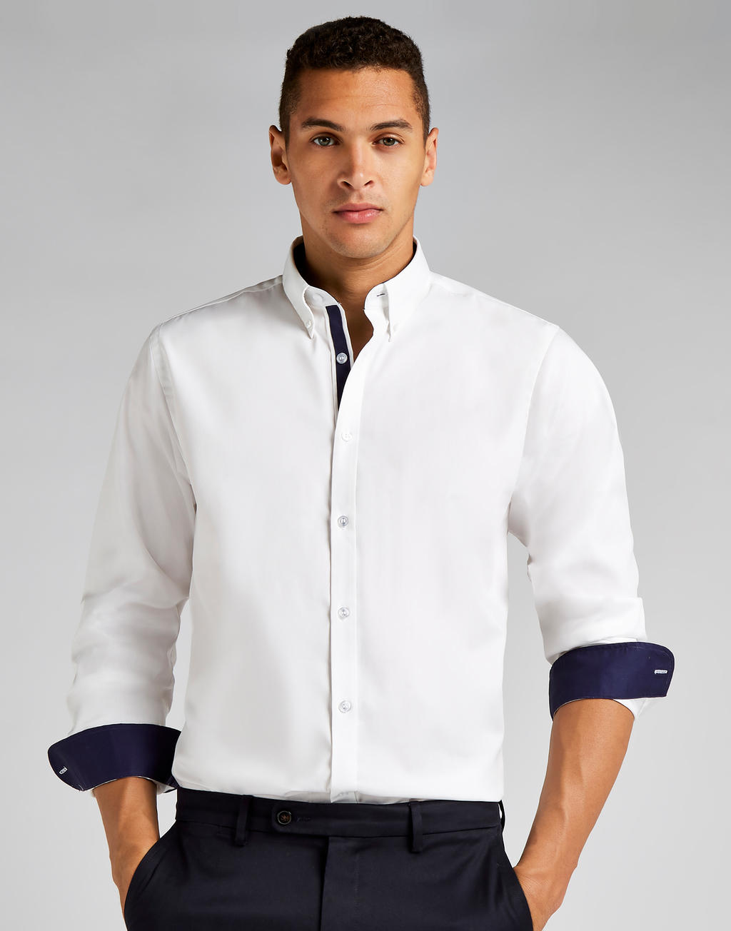  Tailored Fit Premium Contrast Oxford Shirt in Farbe White/Navy