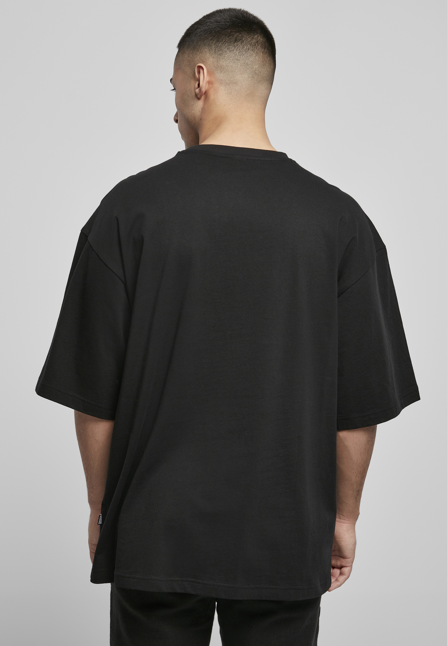 T-Shirts Big Double Pocket Tee in Farbe black/asphalt