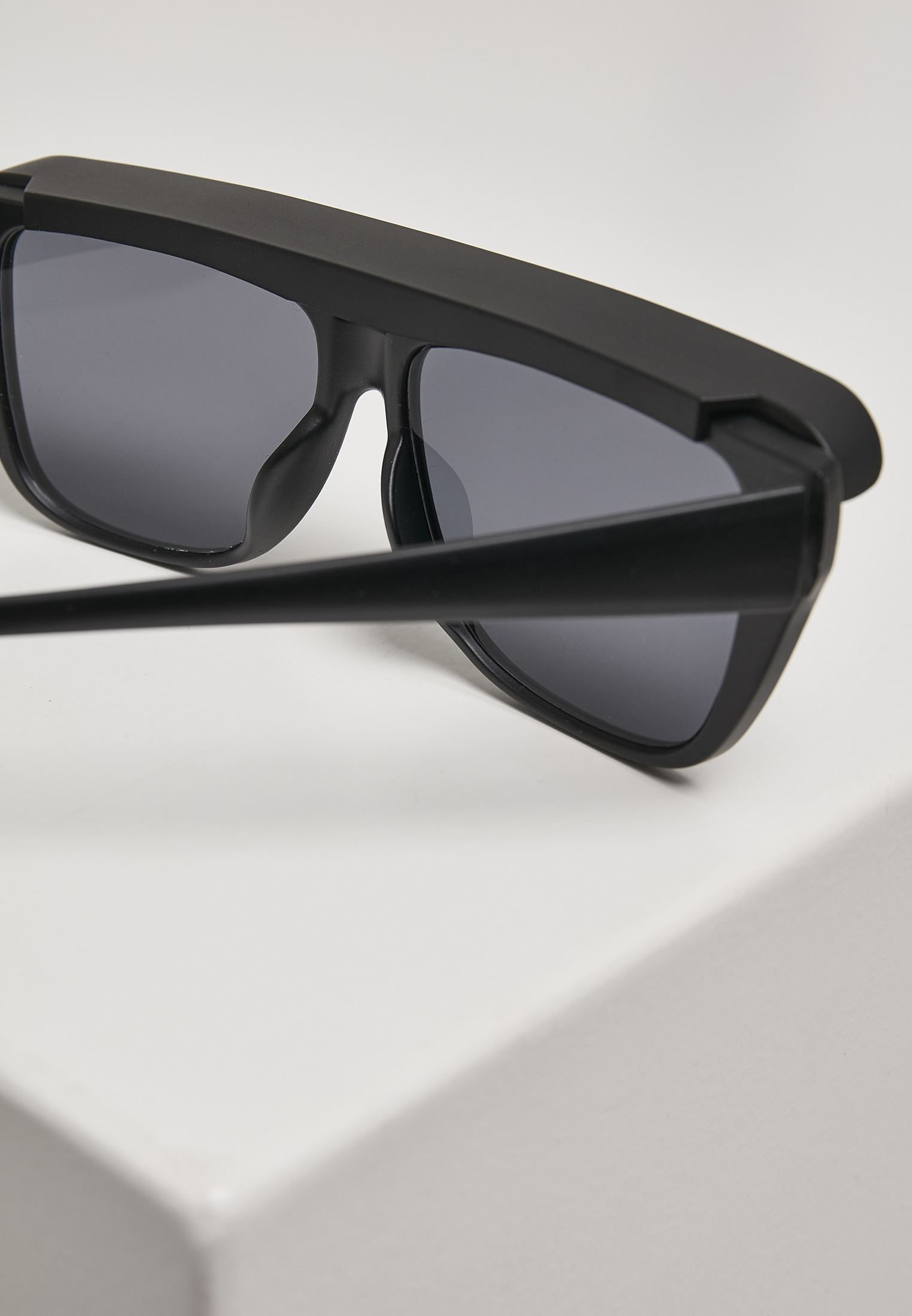Sonnenbrillen 108 Chain Sunglasses Visor in Farbe black