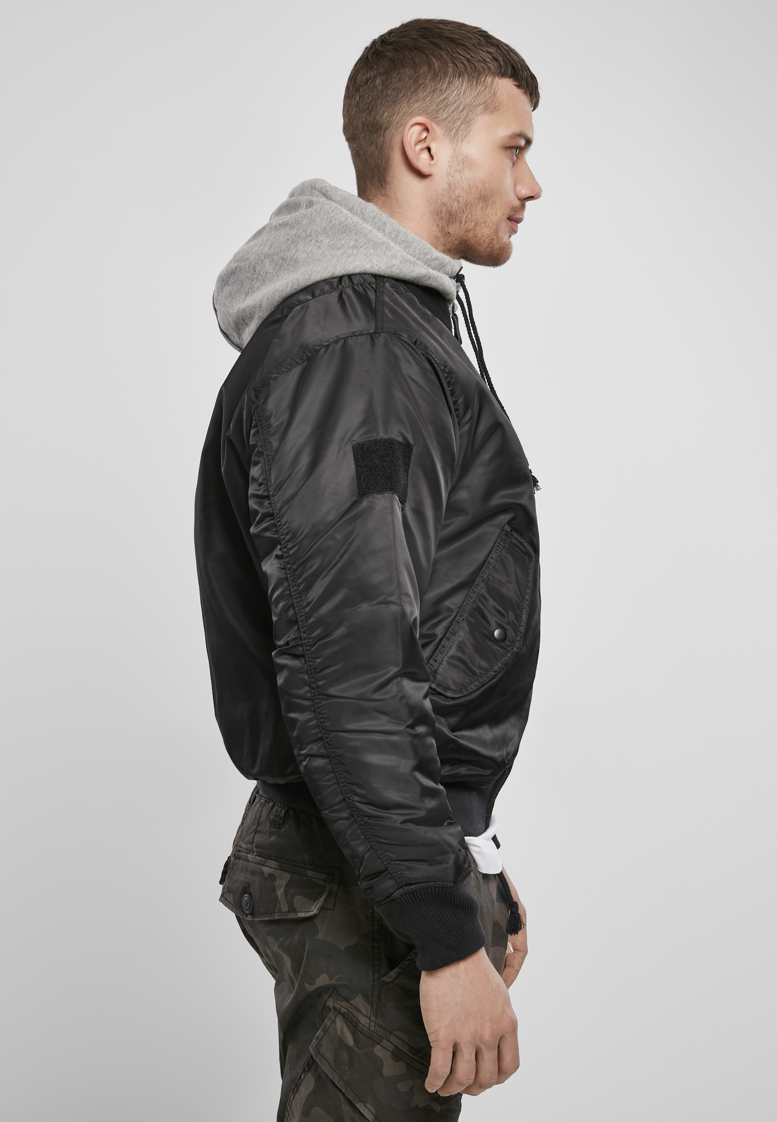 Jacken Hooded MA1 Bomber Jacket in Farbe blk/gry