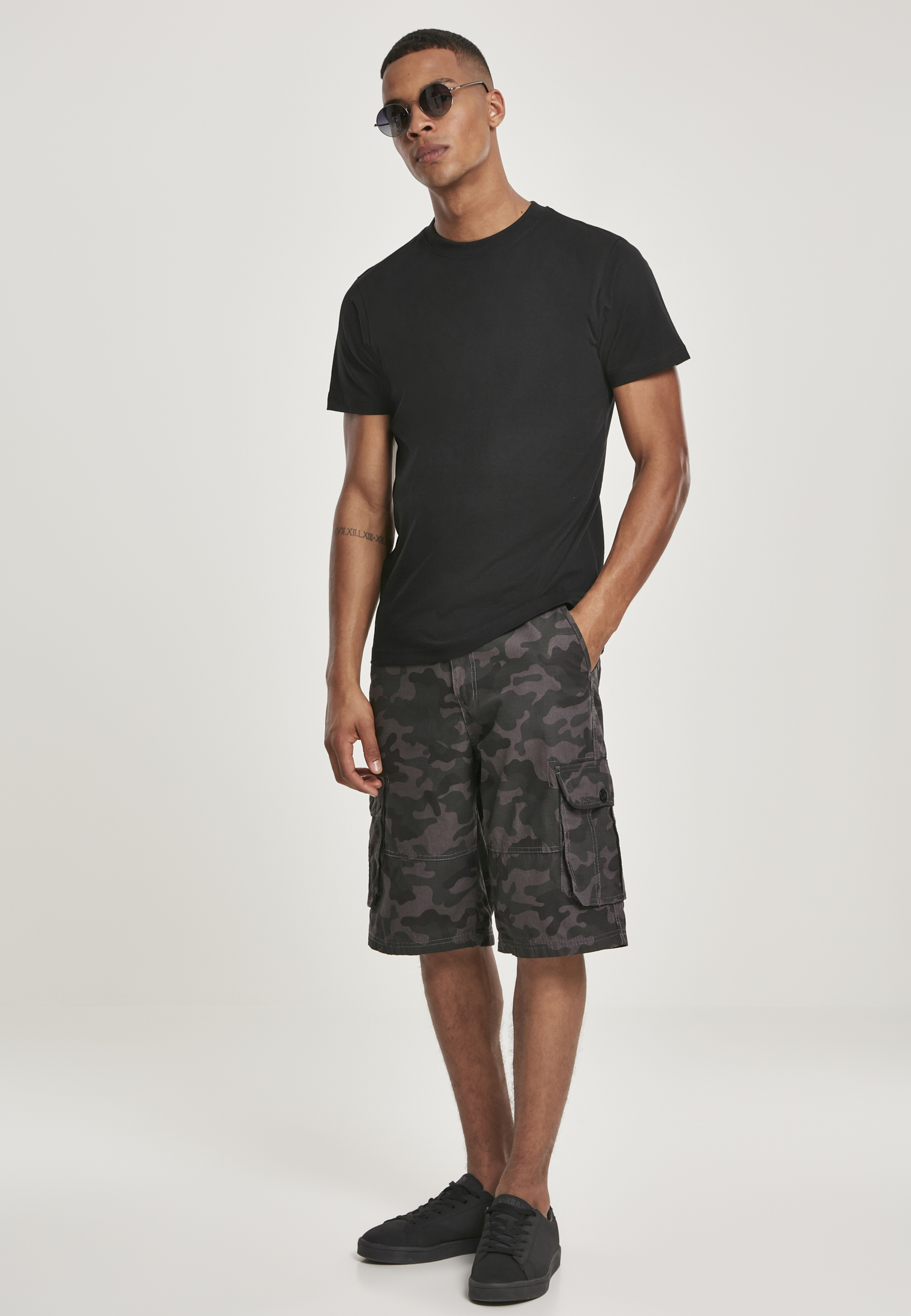 Southpole Belted Camo Cargo Shorts Ripstop in Farbe grey black
