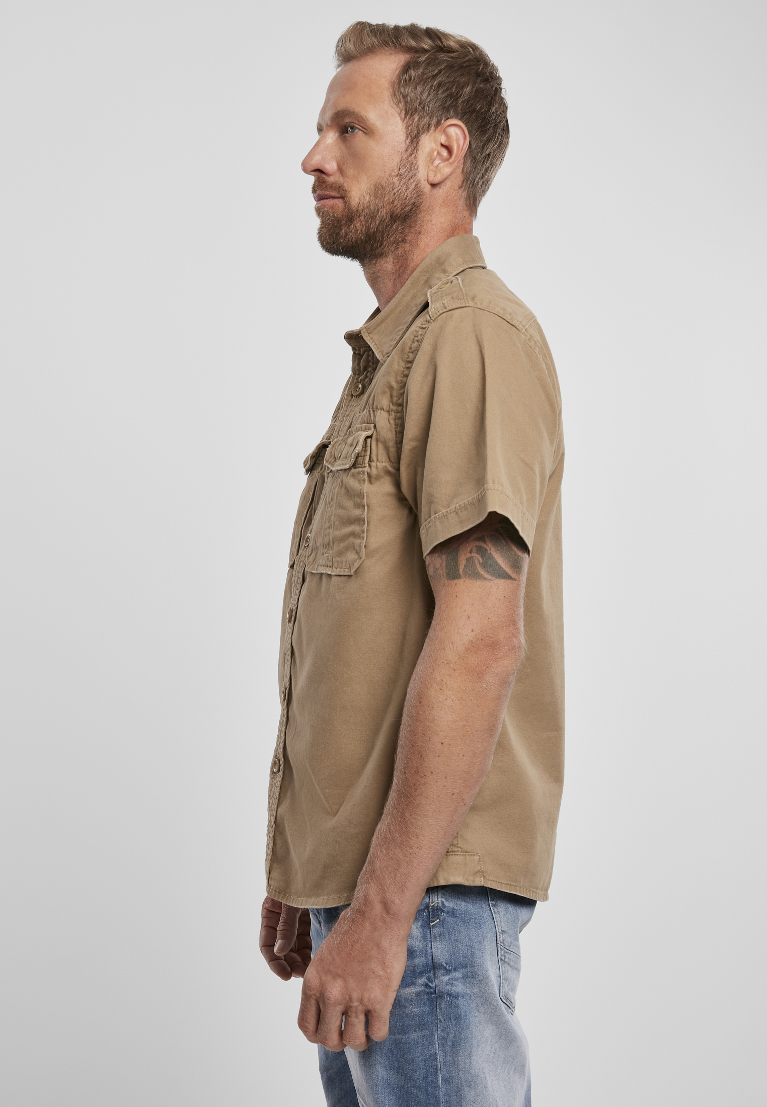 Hemden Vintage Shirt shortsleeve in Farbe camel