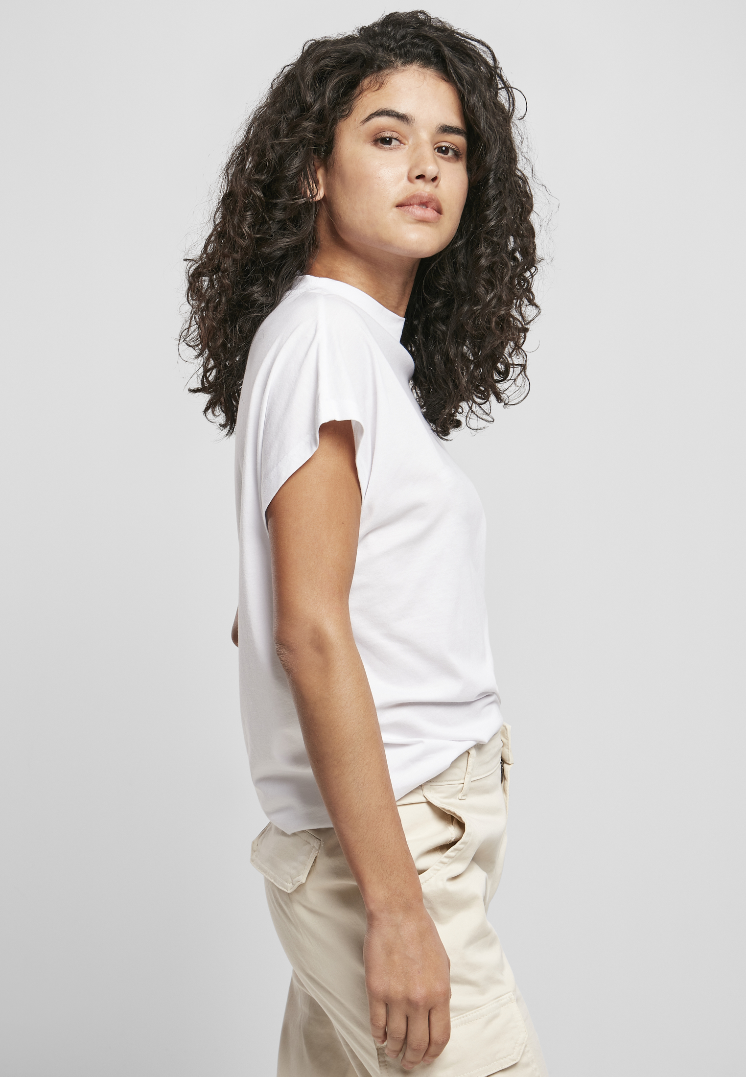 T-Shirts Ladies Oversized Cut On Sleeve Viscose Tee in Farbe white