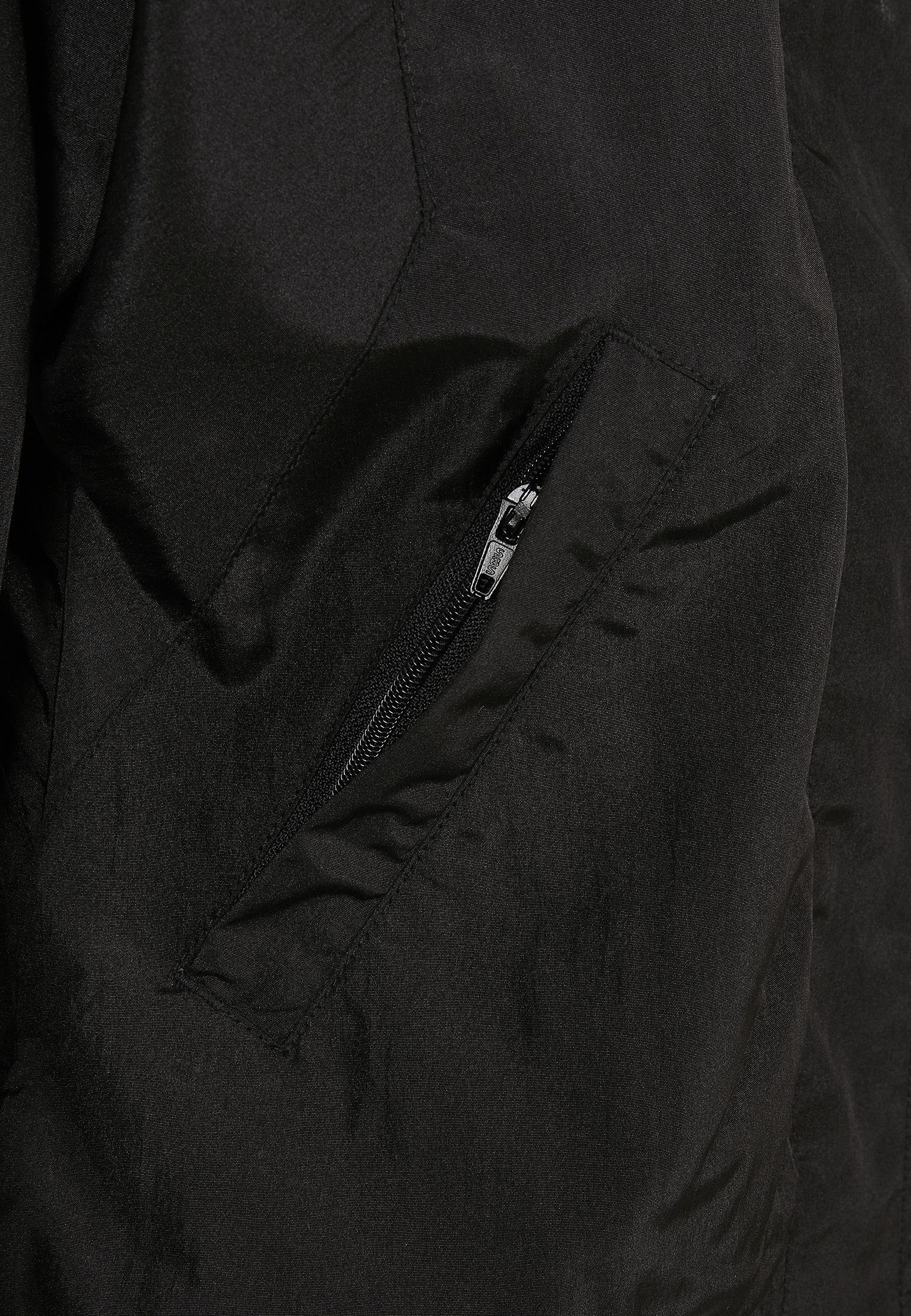 Light Jackets Ladies Oversized Shiny Crinkle Nylon Jacket in Farbe black