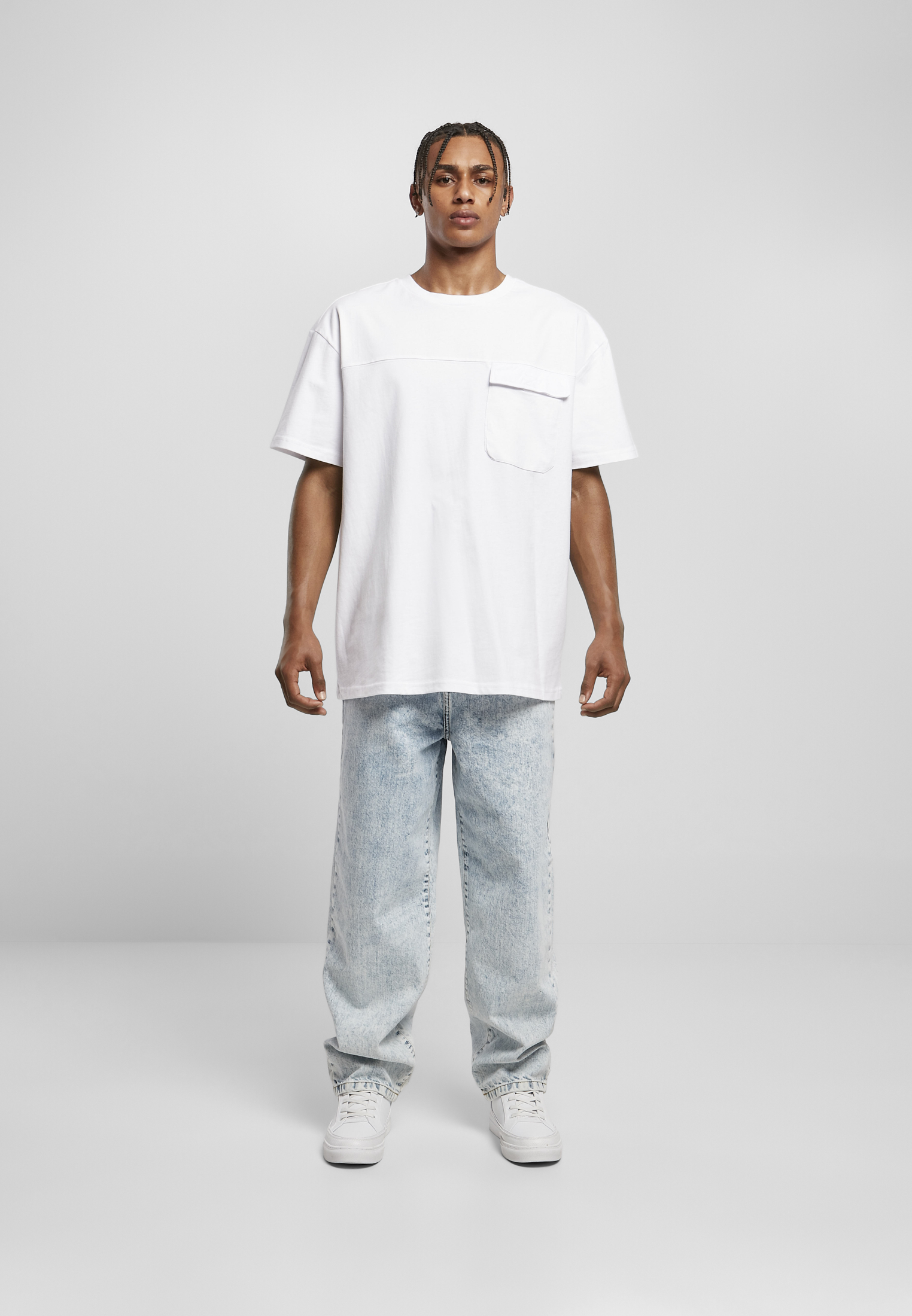T-Shirts Oversized Big Flap Pocket Tee in Farbe white