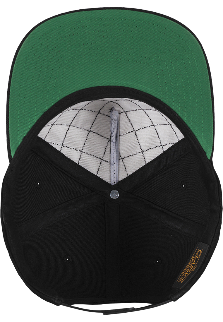 Snapback Diamond Quilted Snapback in Farbe black