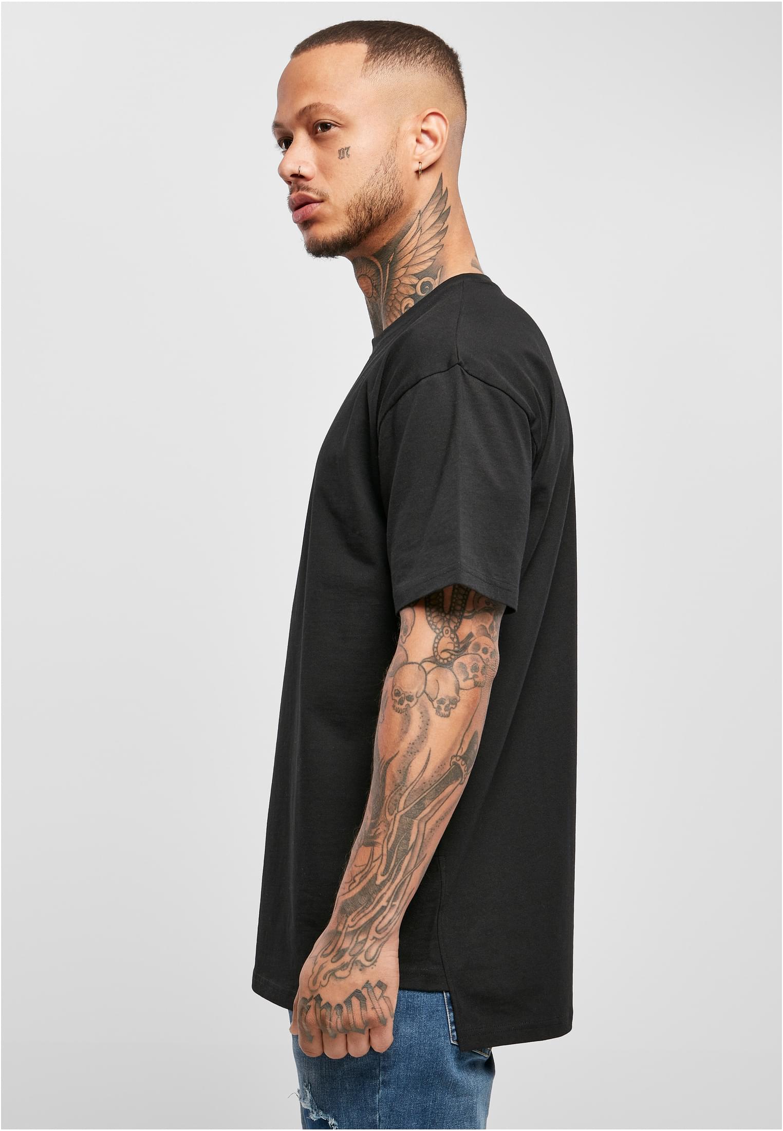 T-Shirts Triangle Tee in Farbe black