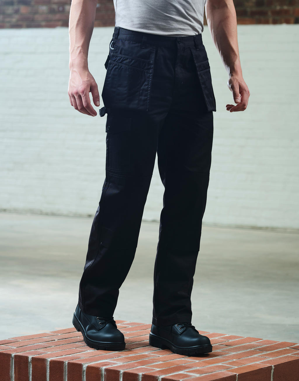  Pro Cargo Holster Trousers (Short) in Farbe Black