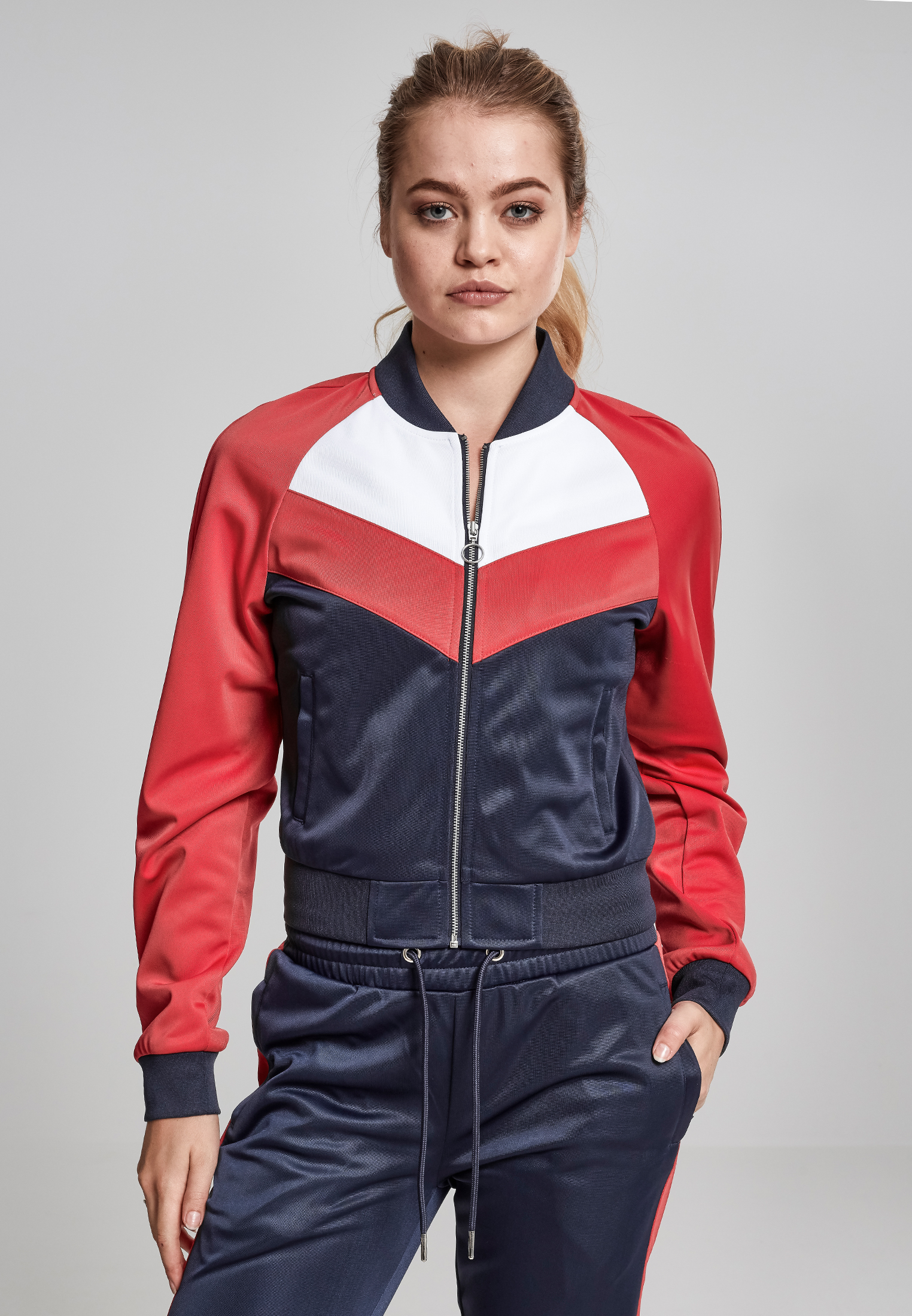 Light Jackets Ladies Short Raglan Track Jacket in Farbe navy/fire red/white