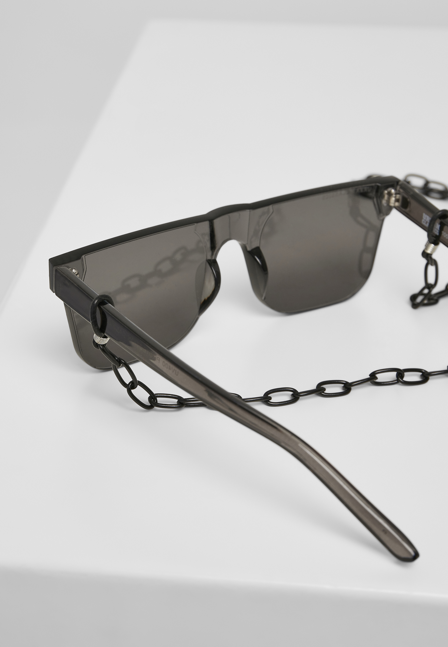 Sonnenbrillen 105 Chain Sunglasses in Farbe blk/blk