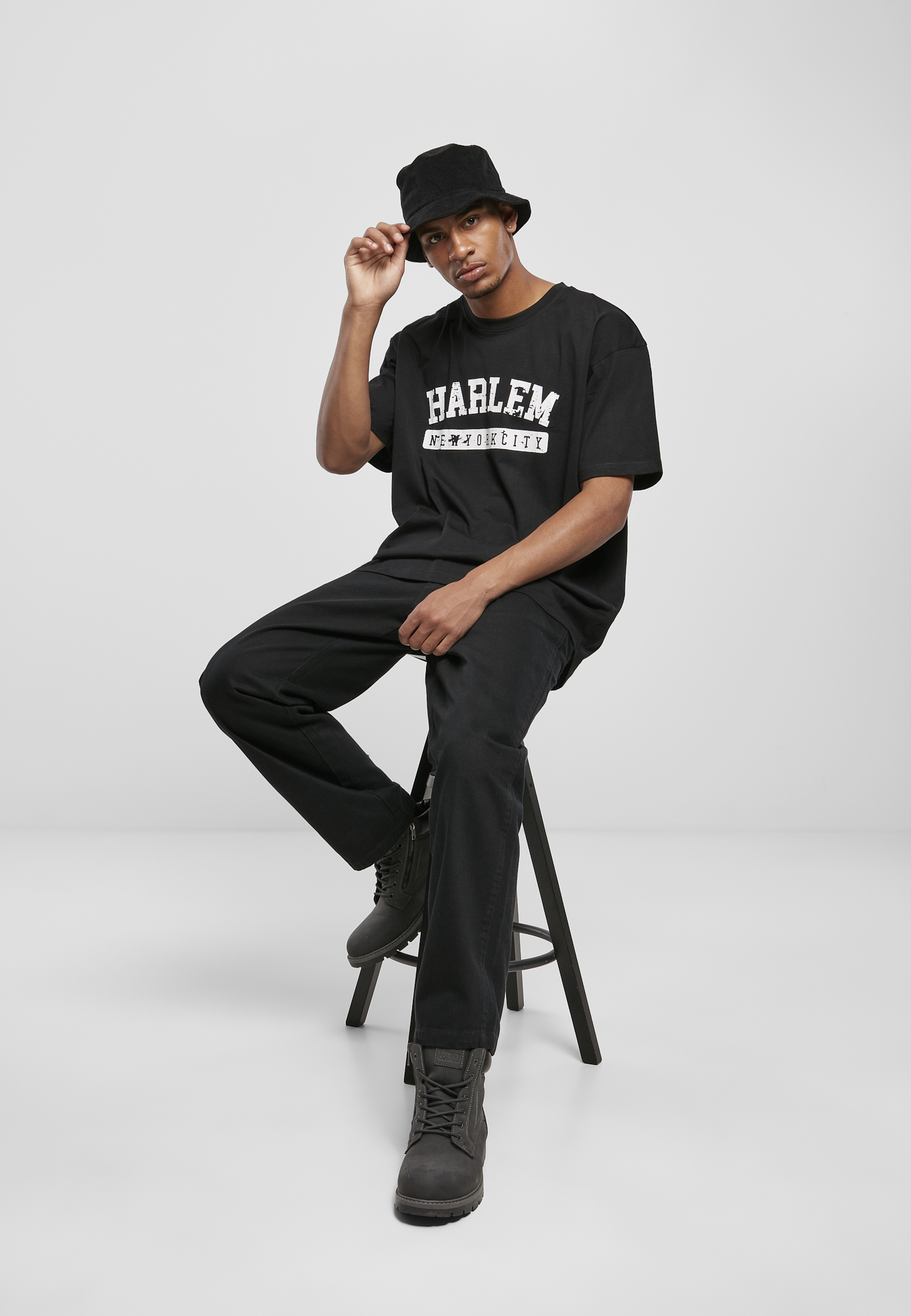 Saisonware Southpole Harlem Tee in Farbe black