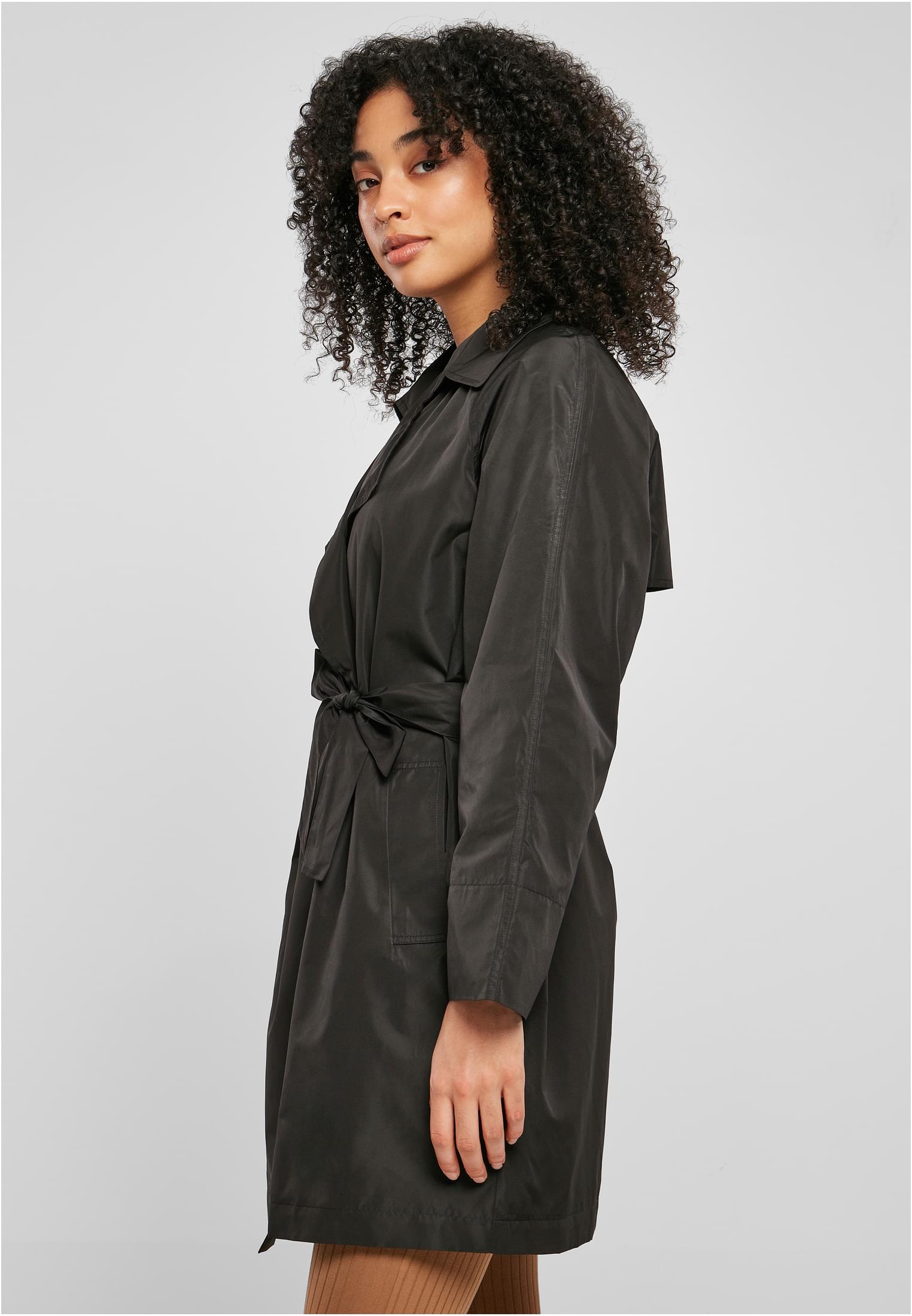 Frauen Ladies Crinkle Nylon Minimal Trench Coat in Farbe black