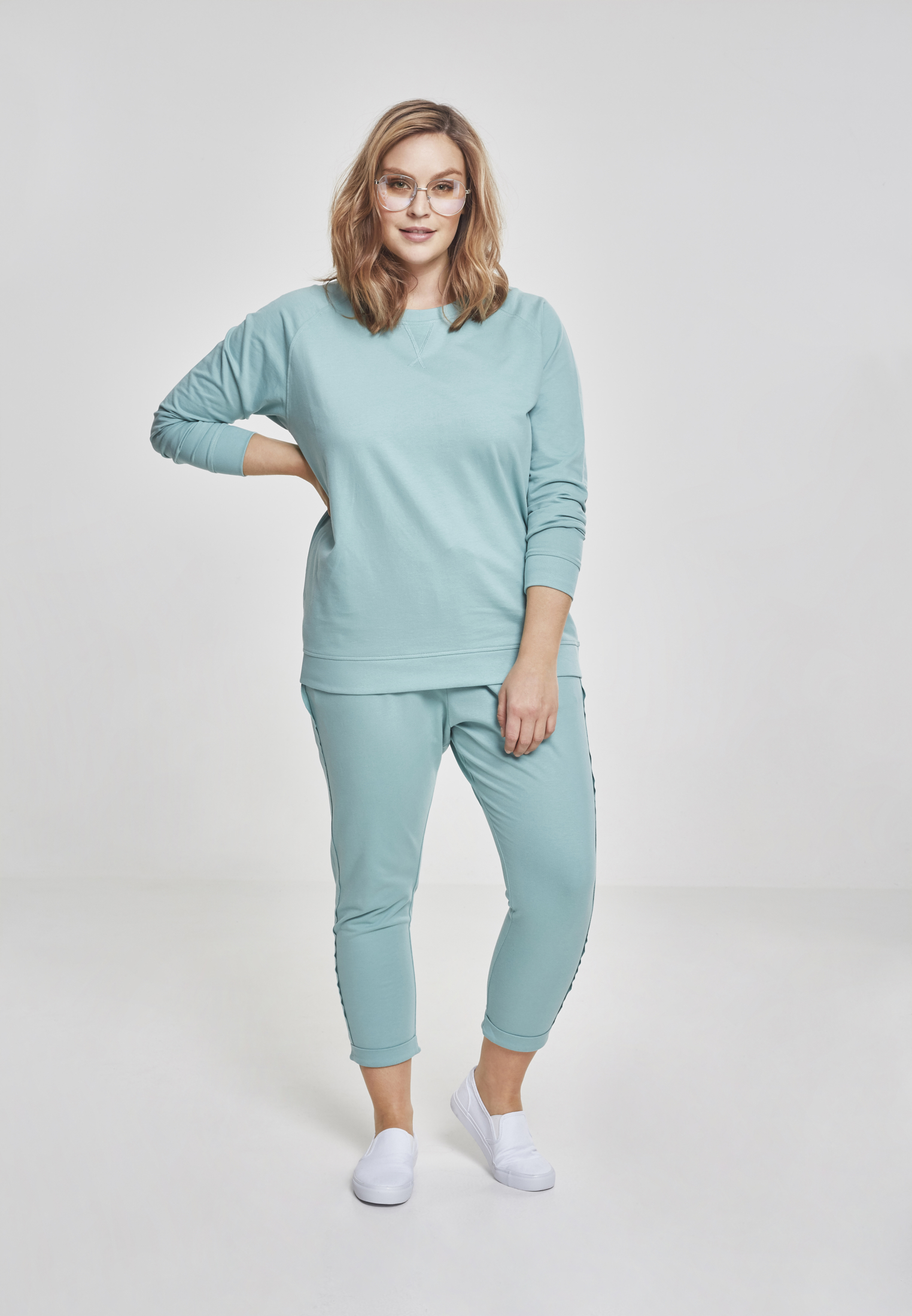Curvy Ladies Open Edge Terry Turn Up Pants in Farbe bluemint