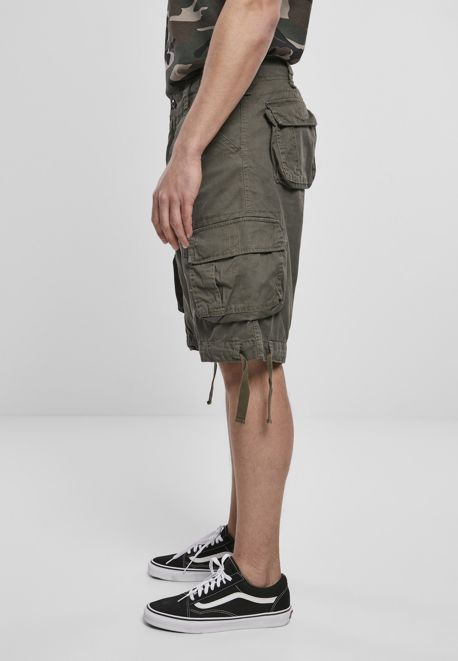 Shorts Urban Legend Cargo Shorts in Farbe olive