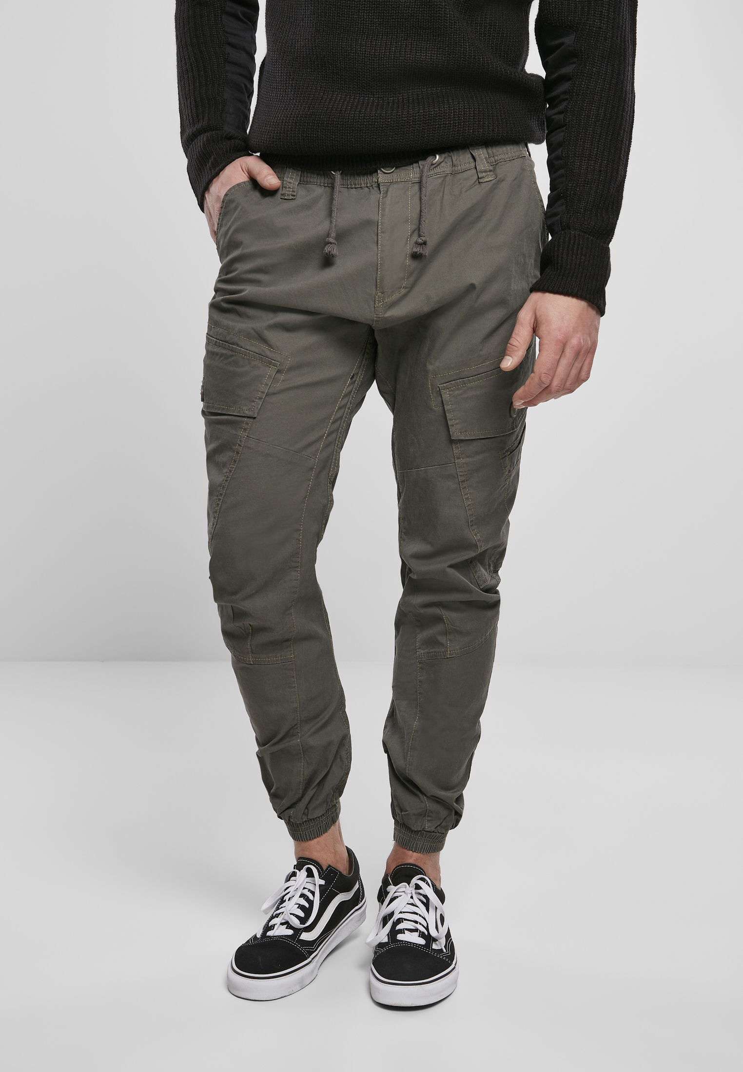 Hosen Ray Vintage Trousers in Farbe olive