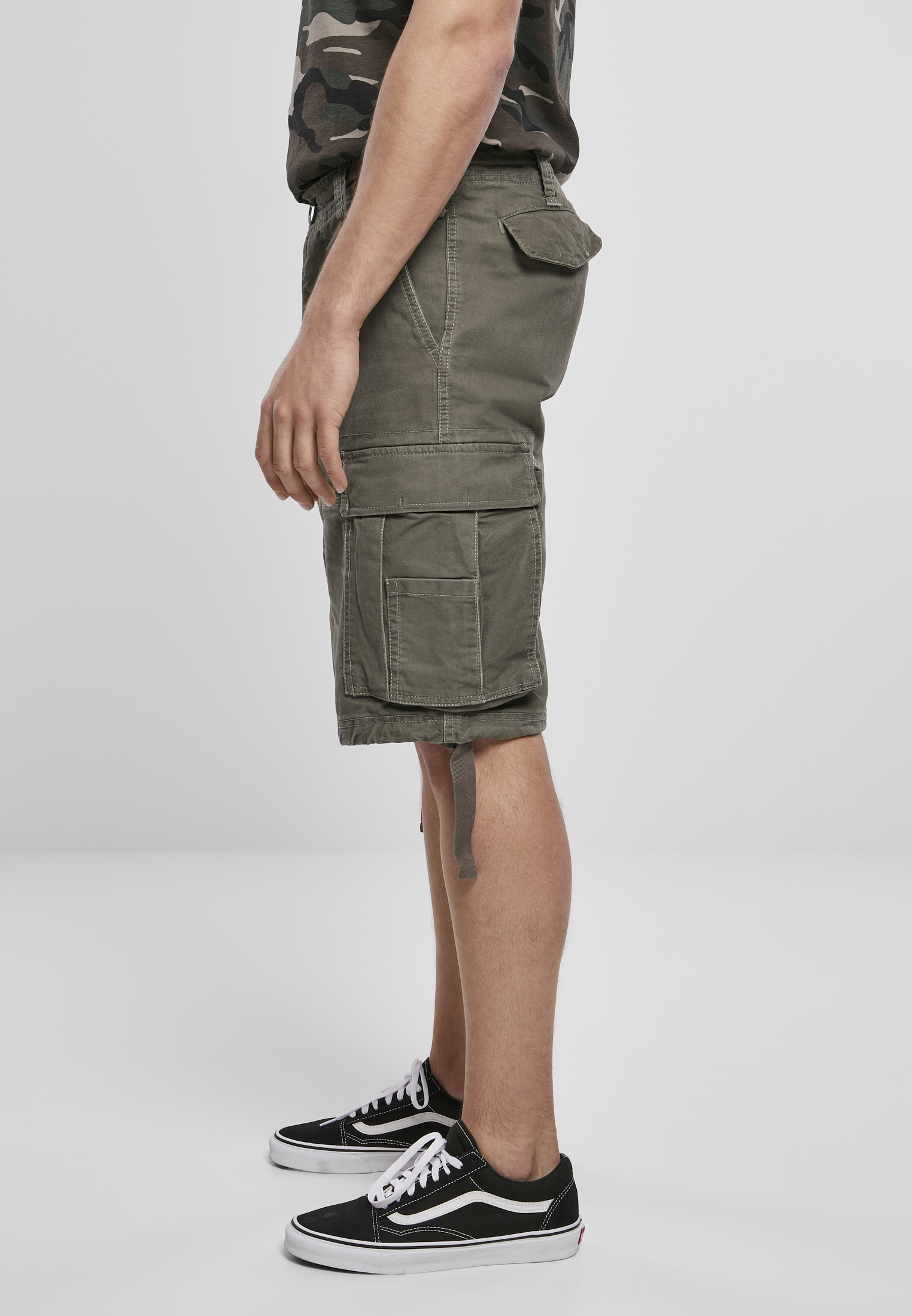 Shorts Vintage Cargo Shorts in Farbe olive
