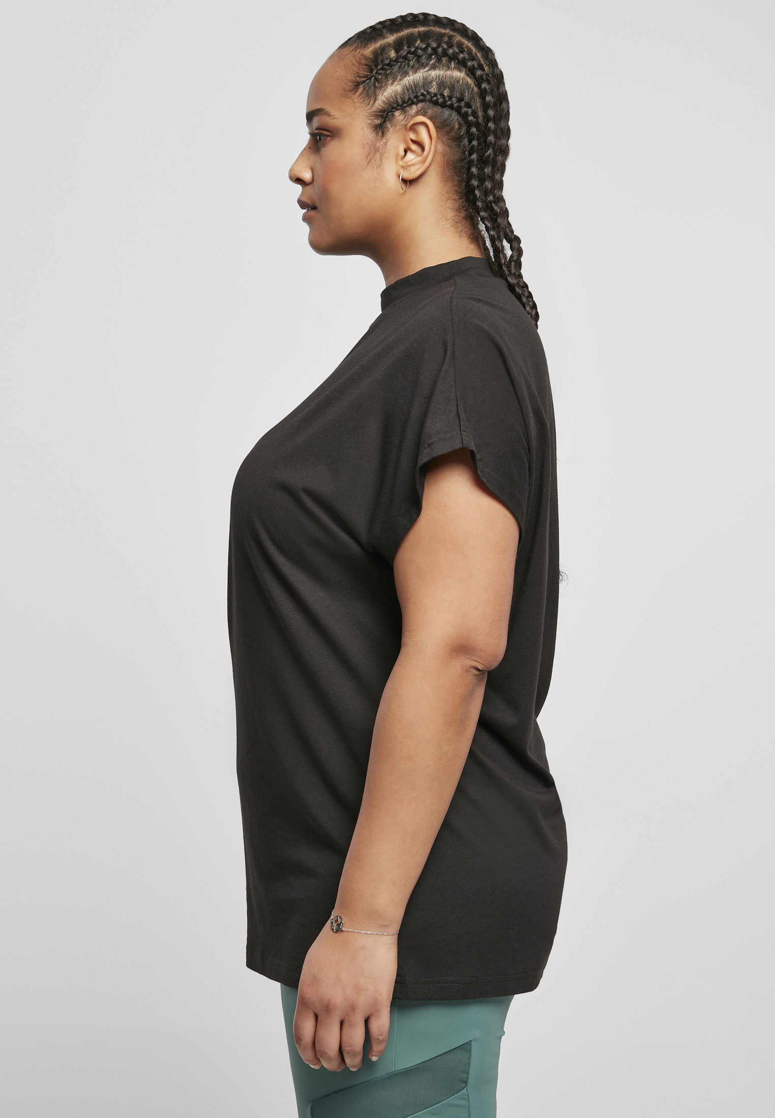 T-Shirts Ladies Oversized Cut On Sleeve Viscose Tee in Farbe black