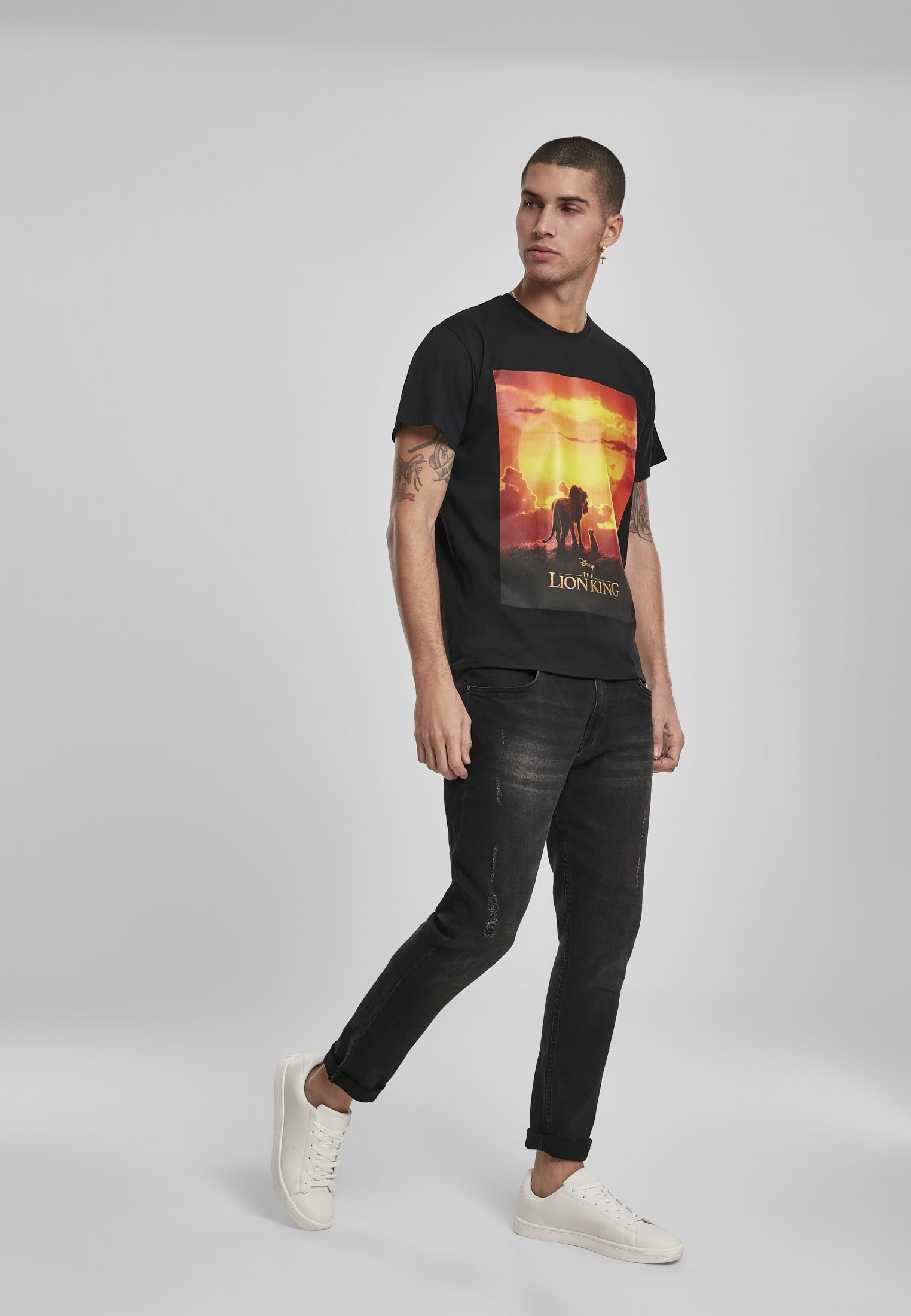 T-Shirts Lion King Sunset Tee in Farbe black