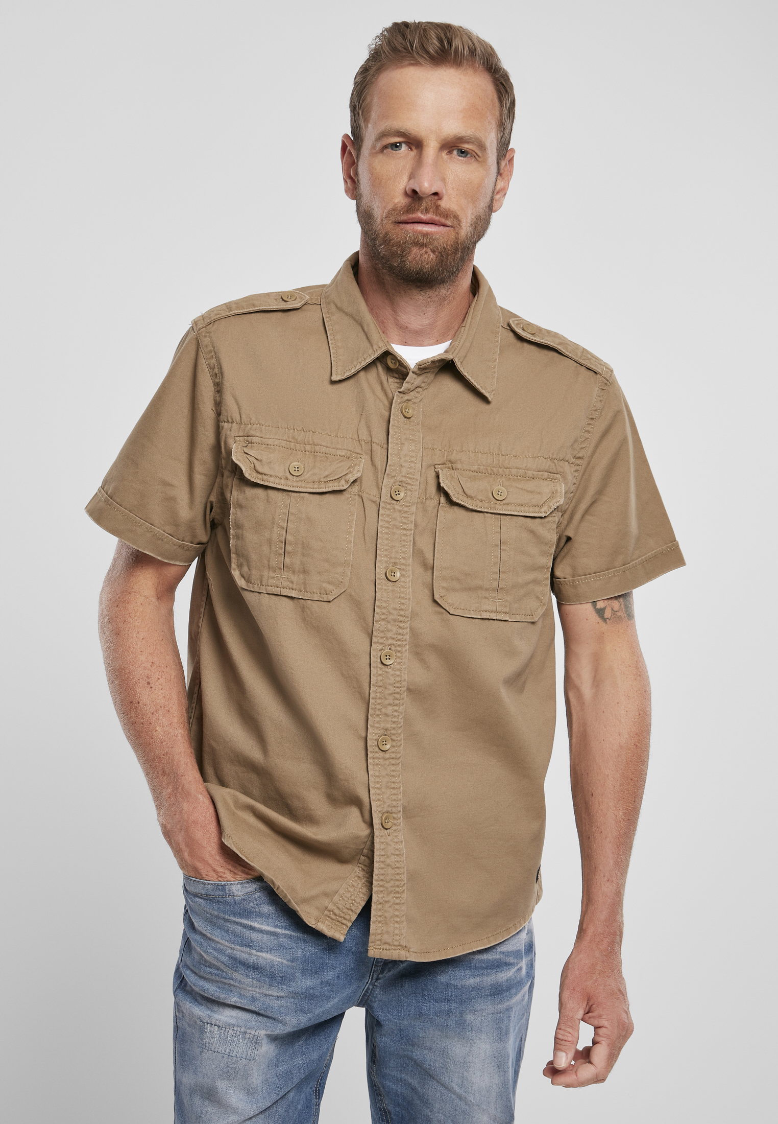 Hemden Vintage Shirt shortsleeve in Farbe camel